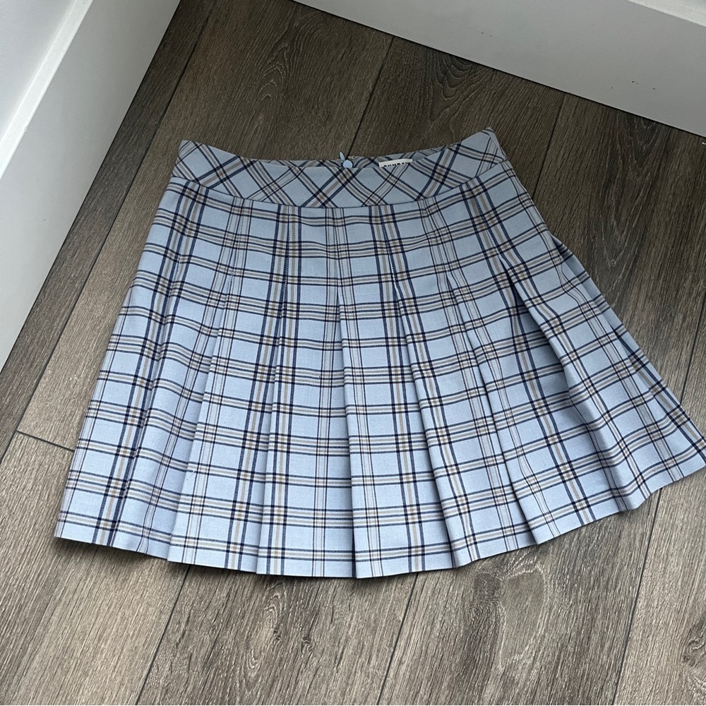 Aritzia Sunday Best Pleated Olive Mini Skirt - Picture 4 of 11